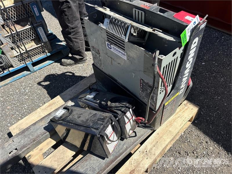 Raymond WALKIE 8210 4500 lb Pallet Jack (Inoperable) 핸드파레트 트럭