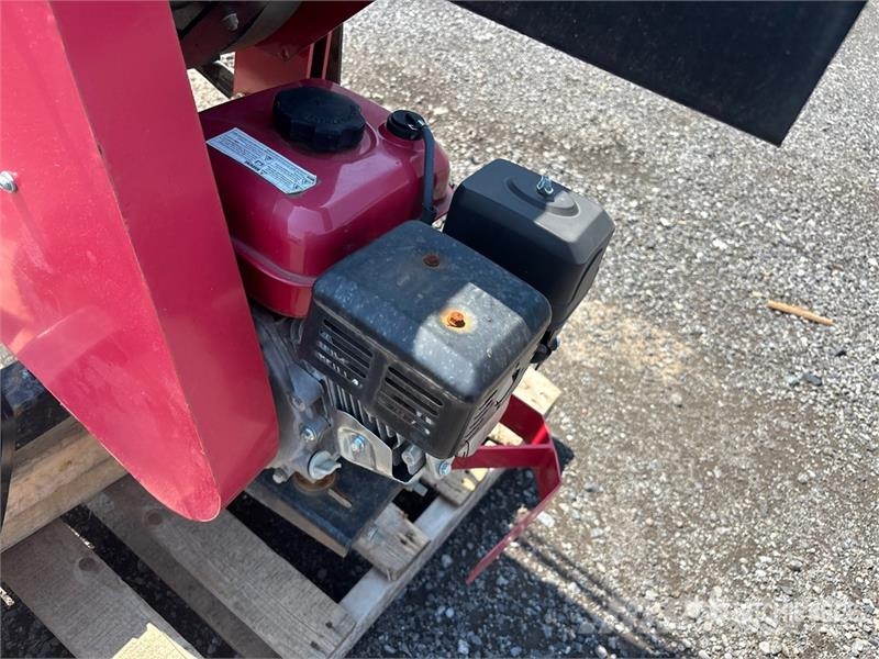 Red Roo Runner RRF40TL Gasoline Log Splitter قطاعات وقسامات خشب