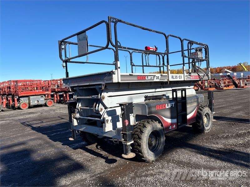 Redlift RL35 4x4 Diesel Scissor Lift رافعات مقصية الشكل