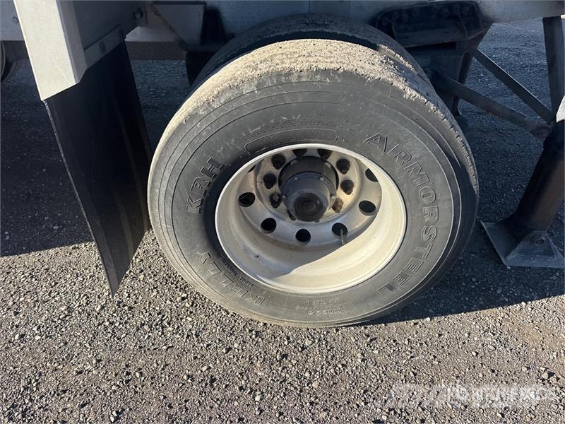 Reitnouer 28 ft Quad/A B-Train Lead Flatbed Trailer Прицепы-платформы/боковая разгрузка