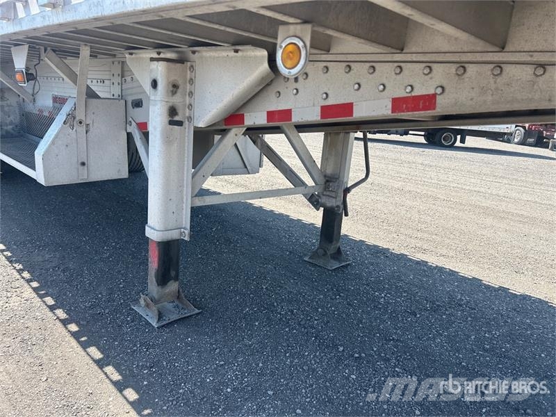 Reitnouer 28 ft Super B-Train Lead Flatbed Trailer مقطوروات مسطحة/مفصلية الجوانب