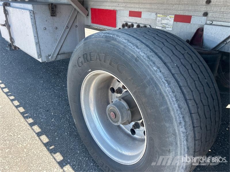 Reitnouer 28 ft Super B-Train Lead Flatbed Trailer مقطوروات مسطحة/مفصلية الجوانب