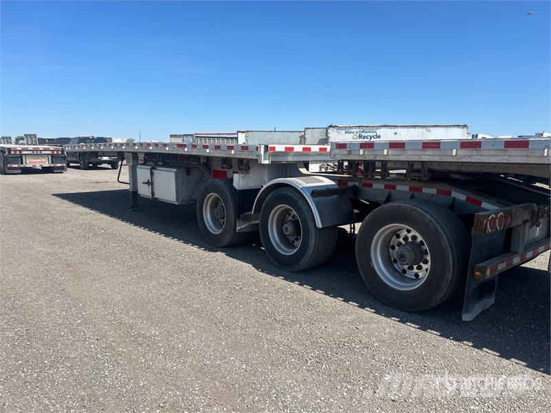 Reitnouer 28 ft Super B-Train Lead Flatbed Trailer مقطوروات مسطحة/مفصلية الجوانب