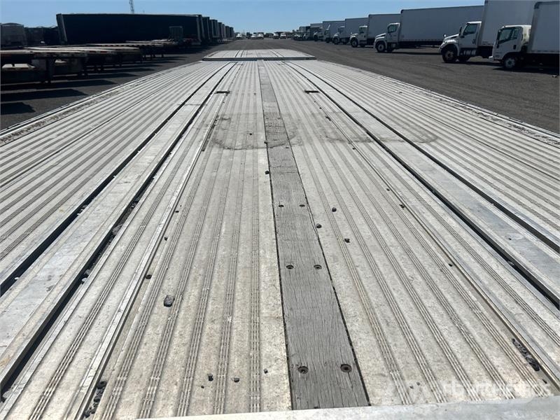 Reitnouer 28 ft Super B-Train Lead Flatbed Trailer مقطوروات مسطحة/مفصلية الجوانب
