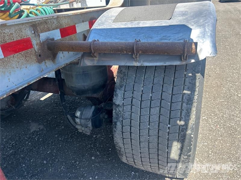 Reitnouer 28 ft Super B-Train Lead Flatbed Trailer مقطوروات مسطحة/مفصلية الجوانب