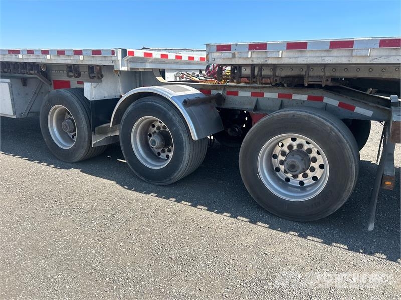Reitnouer 28 ft Super B-Train Lead Flatbed Trailer مقطوروات مسطحة/مفصلية الجوانب