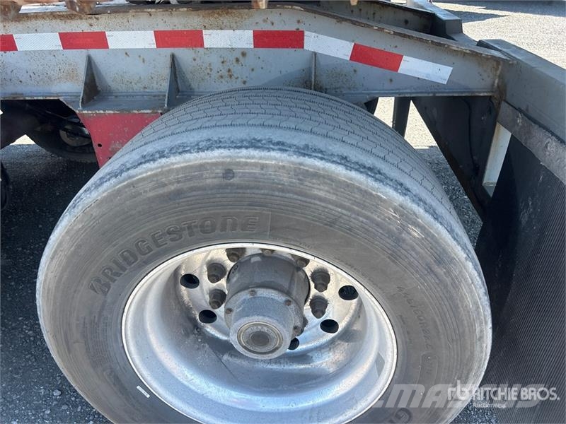 Reitnouer 28 ft Super B-Train Lead Flatbed Trailer مقطوروات مسطحة/مفصلية الجوانب