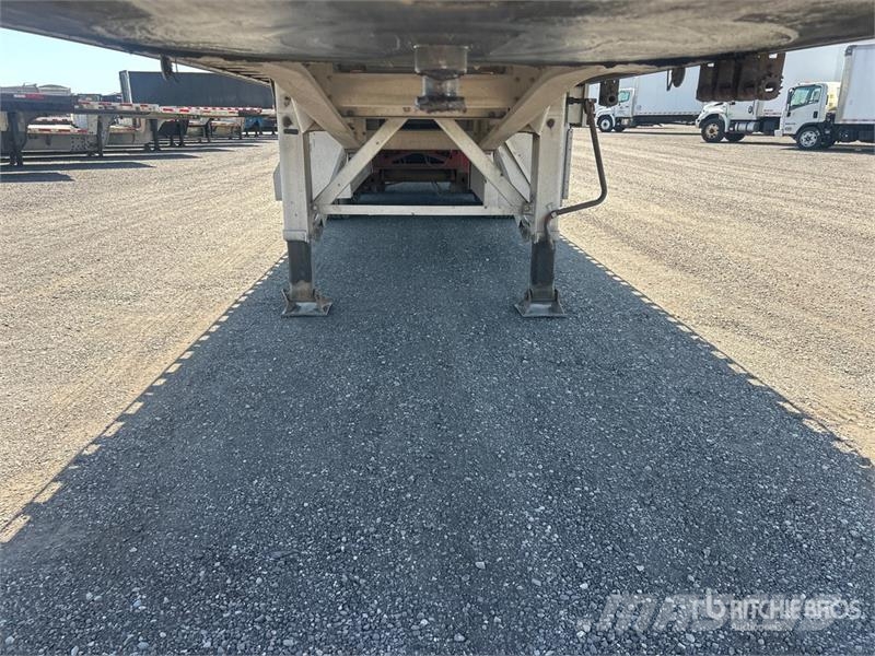 Reitnouer 28 ft Super B-Train Lead Flatbed Trailer مقطوروات مسطحة/مفصلية الجوانب
