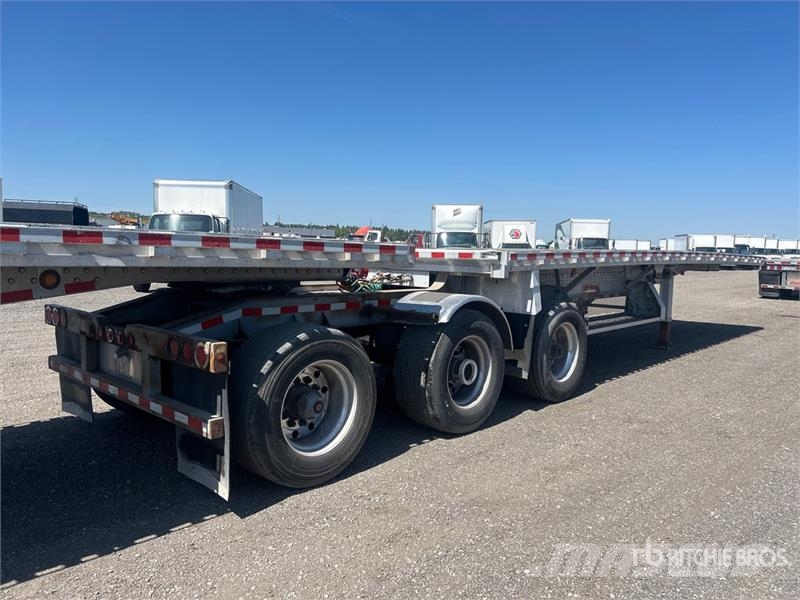 Reitnouer 28 ft Super B-Train Lead Flatbed Trailer مقطوروات مسطحة/مفصلية الجوانب