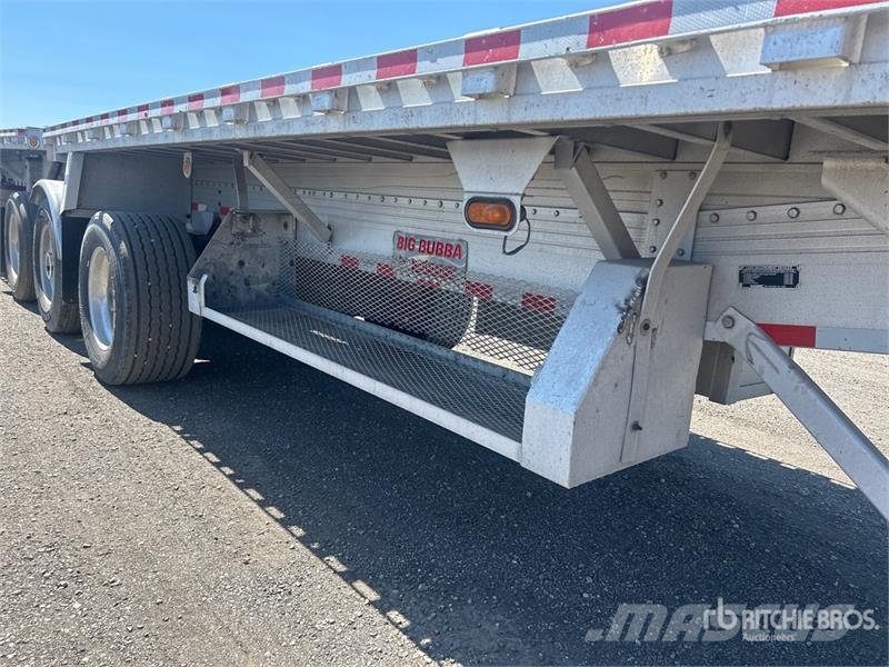 Reitnouer 28 ft Super B-Train Lead Flatbed Trailer مقطوروات مسطحة/مفصلية الجوانب