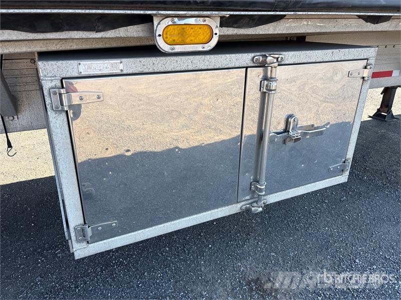 Reitnouer 48 ft T/A Curtain Side Trailer Curtainsideranhänger
