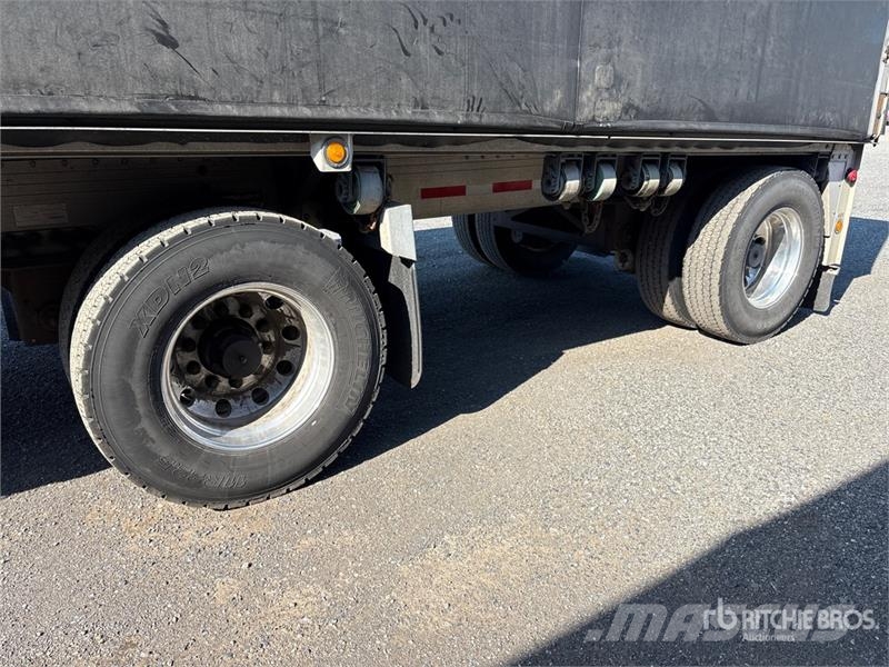 Reitnouer 48 ft T/A Curtain Side Trailer Curtainsideranhänger