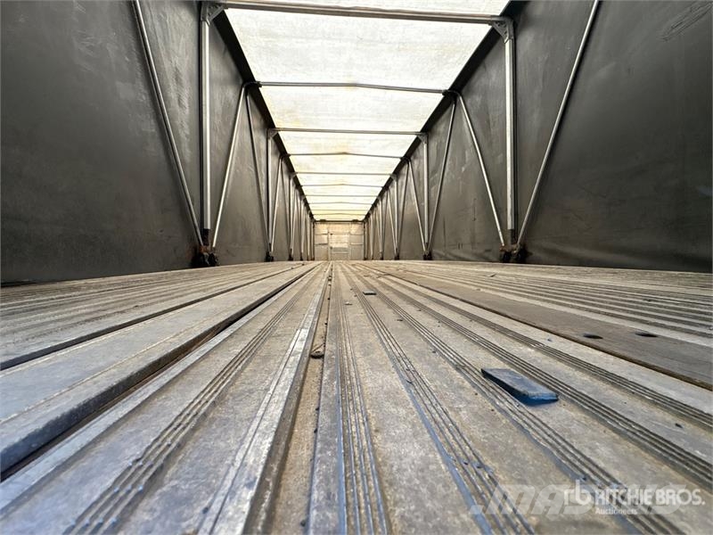 Reitnouer 48 ft T/A Curtain Side Trailer Curtainsideranhänger