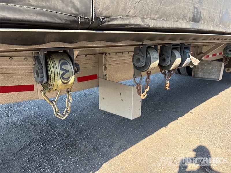 Reitnouer 48 ft T/A Curtain Side Trailer Curtainsideranhänger