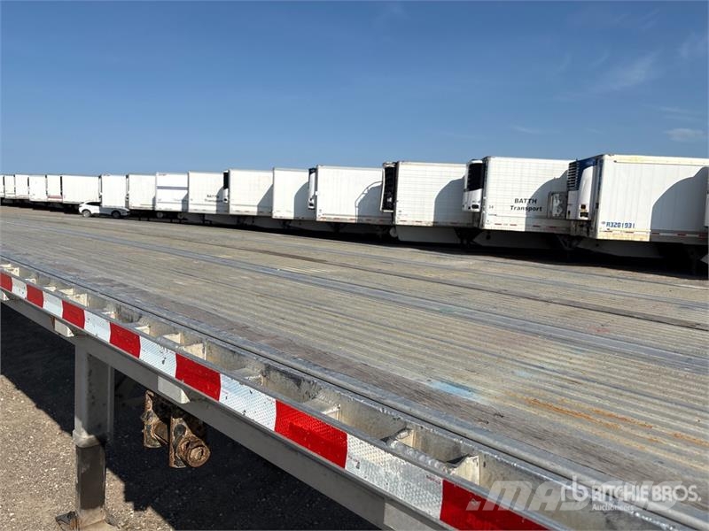 Reitnouer 53 ft T/A Flatbed Trailer Planhengere