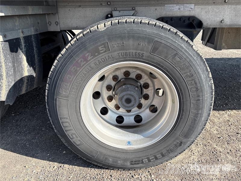 Reitnouer 53 ft T/A Flatbed Trailer Planhengere