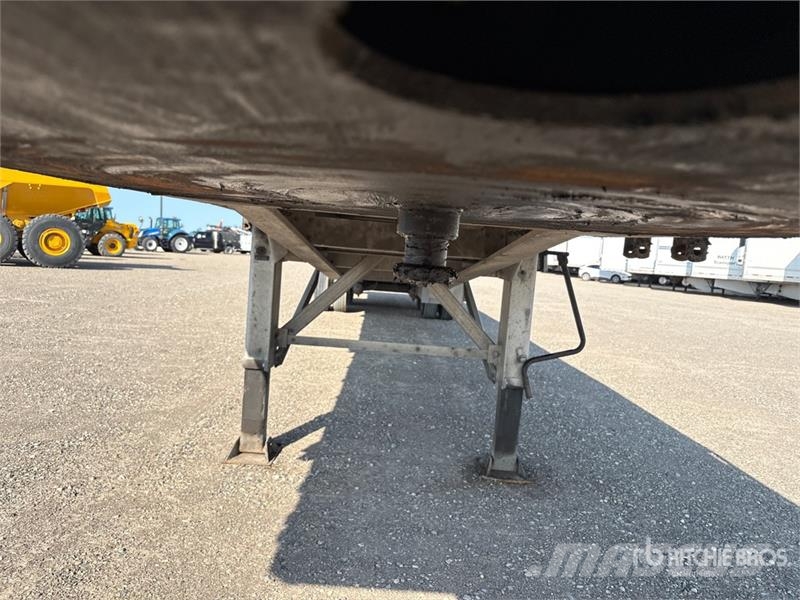 Reitnouer 53 ft T/A Flatbed Trailer Planhengere