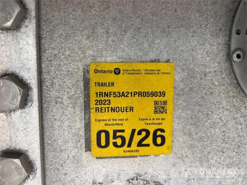 Reitnouer 53 ft T/A Flatbed Trailer Planhengere
