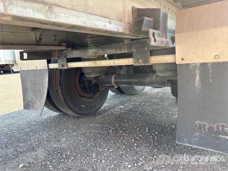 Reitnouer 53 ft T/A Flatbed Trailer Planhengere