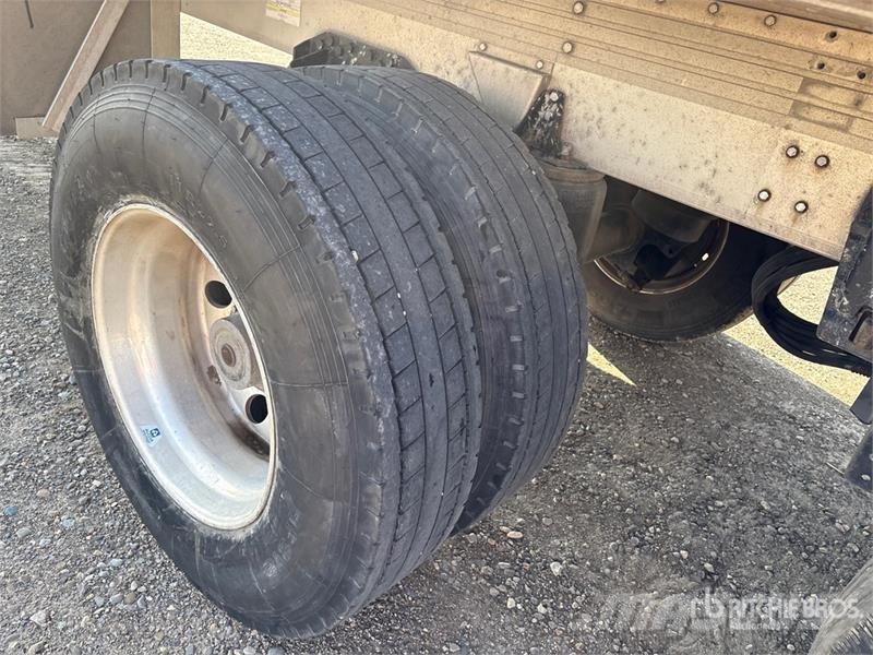 Reitnouer 53 ft T/A Flatbed Trailer Planhengere