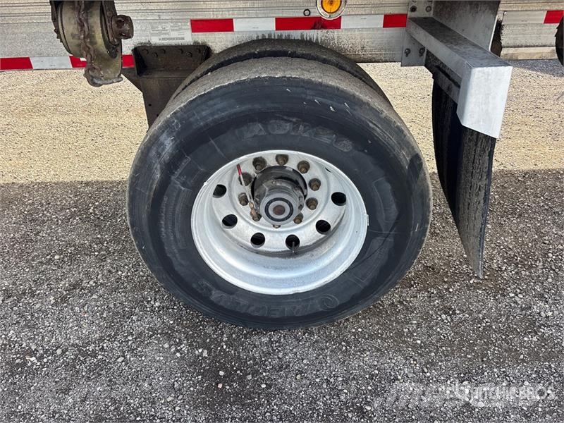 Reitnouer 53 ft T/A Spread Axle Curtain Side Trailer Schuifzeilopbouw