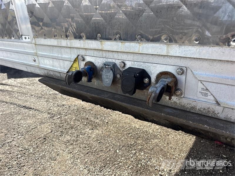 Reitnouer 53 ft T/A Spread Axle Curtain Side Trailer Schuifzeilopbouw