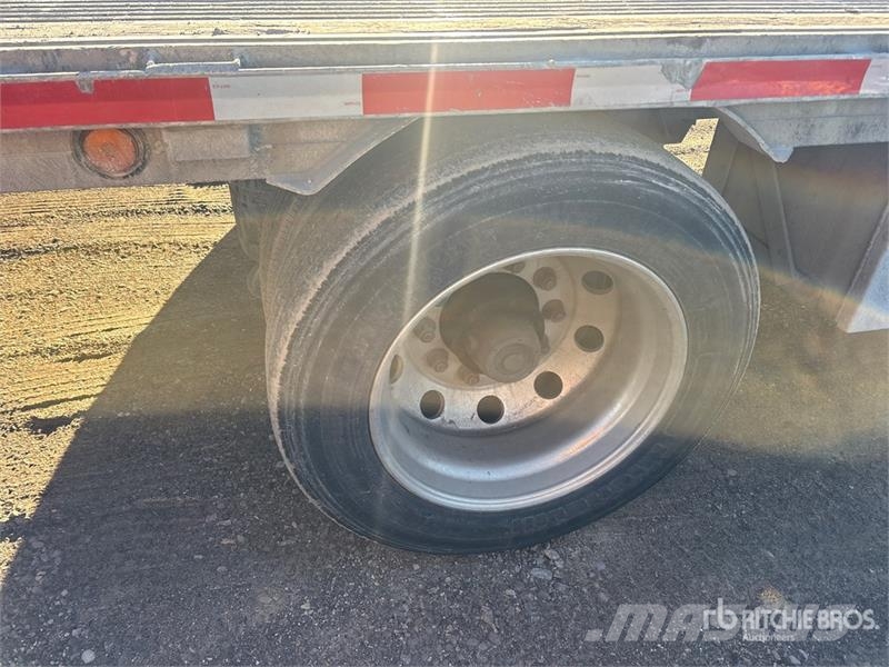 Reitnouer 53 ft Tri/A Step Deck Trailer 平板拖车