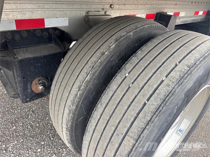Reitnouer CK90 53 ft T/A Spread Axle Curtain Side Trailer Tovarne prikolice sa ciradom