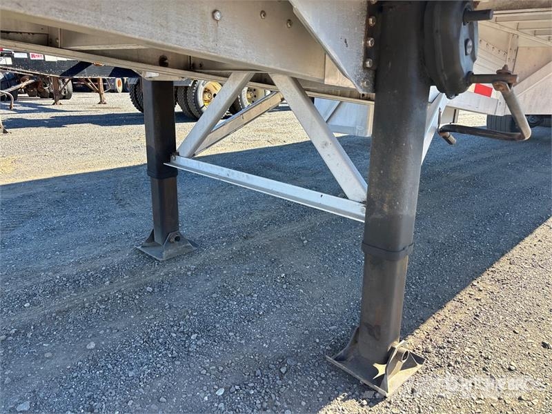 Reitnouer Max Miser Curtainsider trailers