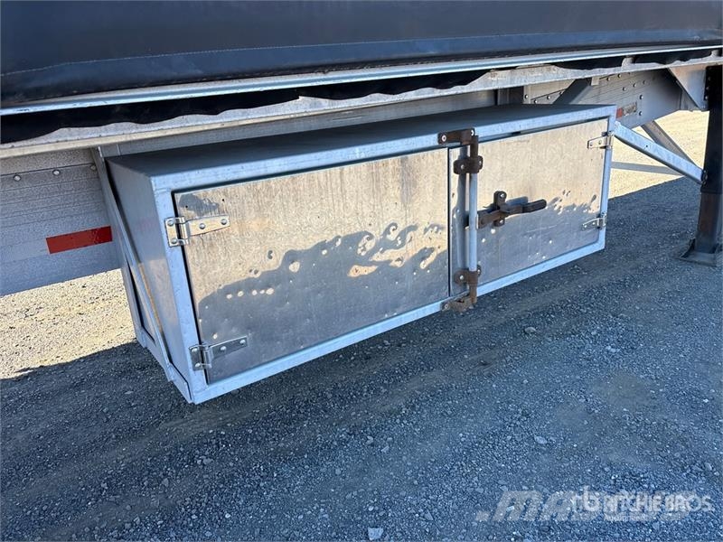 Reitnouer Max Miser Curtainsider trailers