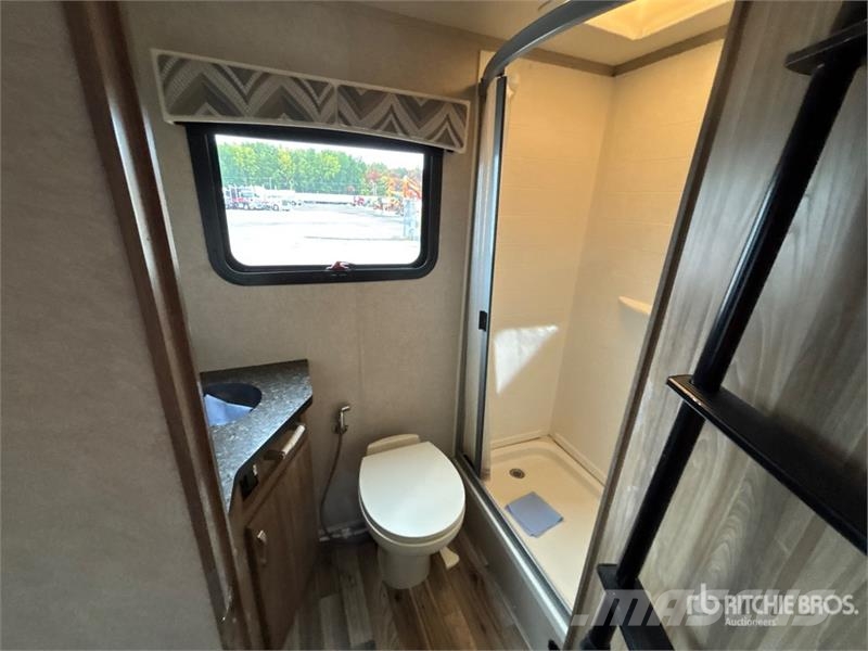 REV Dynamax 24RB Motor Home Avtodomi in počitniške prikolice