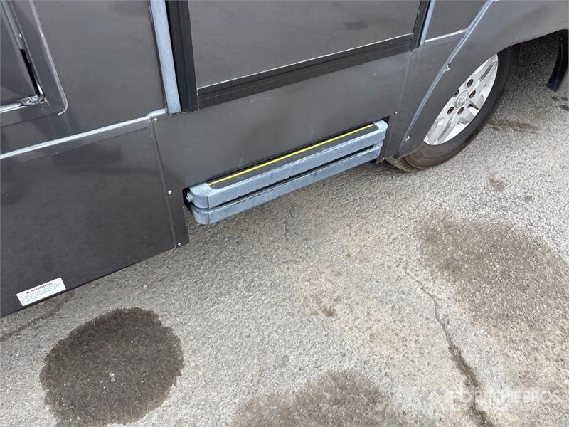 REV Dynamax 24RB Motor Home Avtodomi in počitniške prikolice