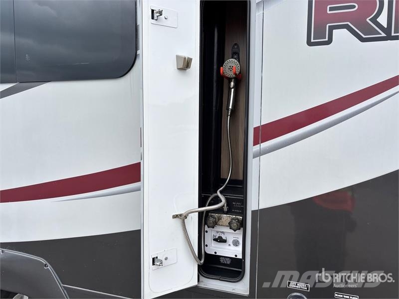 REV Dynamax 24RB Motor Home Avtodomi in počitniške prikolice