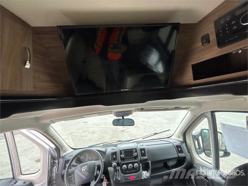 REV Dynamax 24RB Motor Home Avtodomi in počitniške prikolice