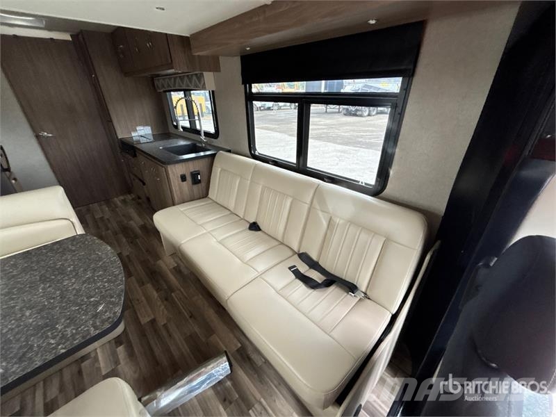 REV Dynamax 24RB Motor Home Avtodomi in počitniške prikolice