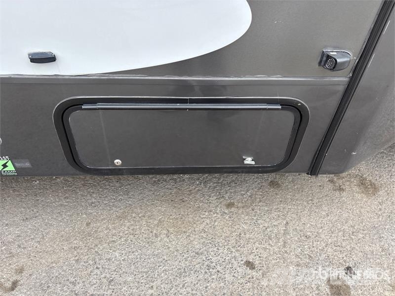 REV Dynamax 24RB Motor Home Avtodomi in počitniške prikolice