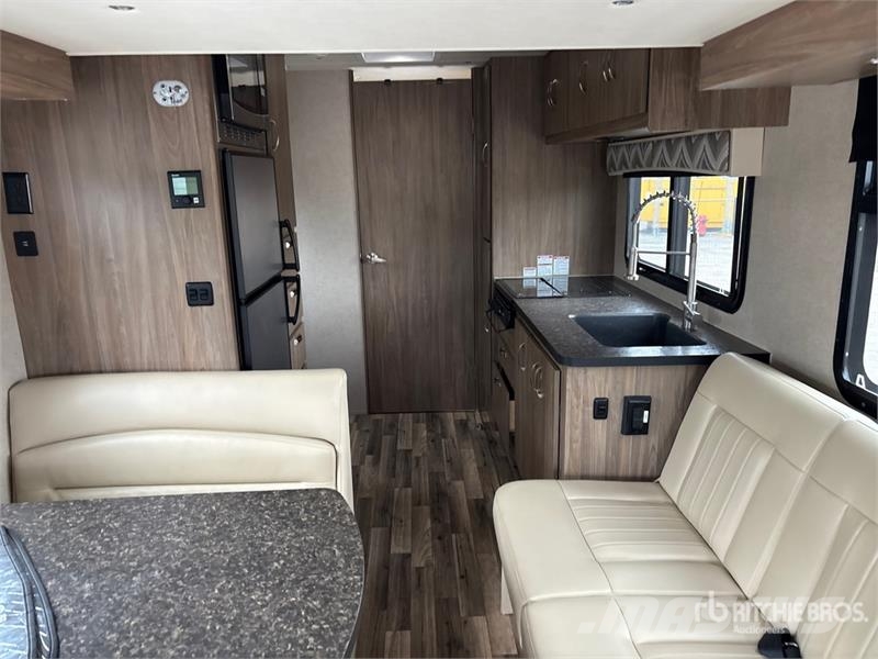 REV Dynamax 24RB Motor Home Avtodomi in počitniške prikolice