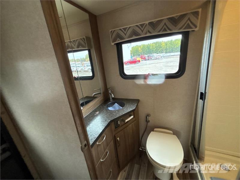REV Dynamax 24RB Motor Home Avtodomi in počitniške prikolice
