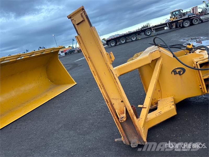 RF 14 ft De Icer Snow Plow Lumesahad