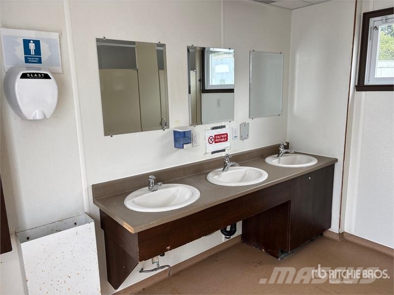 RG 30 ft x 12 ft Tri/A Portable Toilet Drugi deli