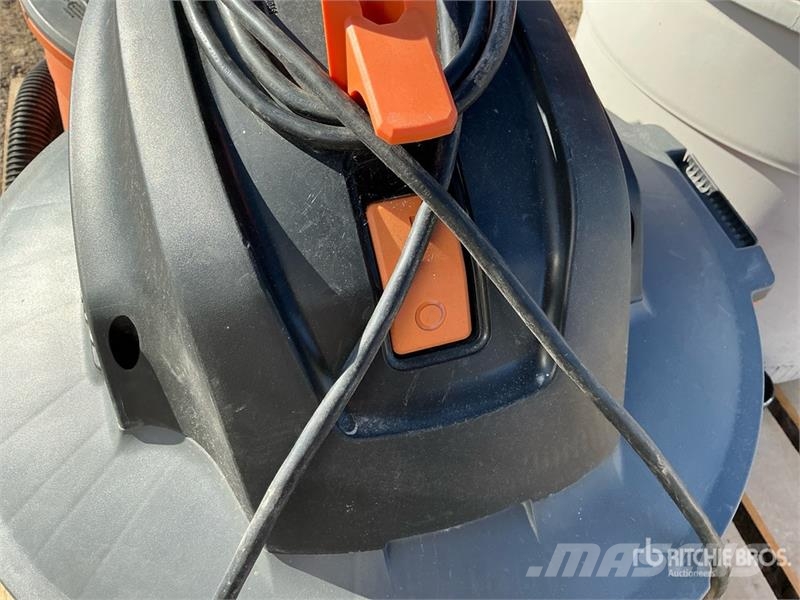  Ridgid of (3) Ridgid Shop Vacuum Cleaner Vákuum takarító gépek