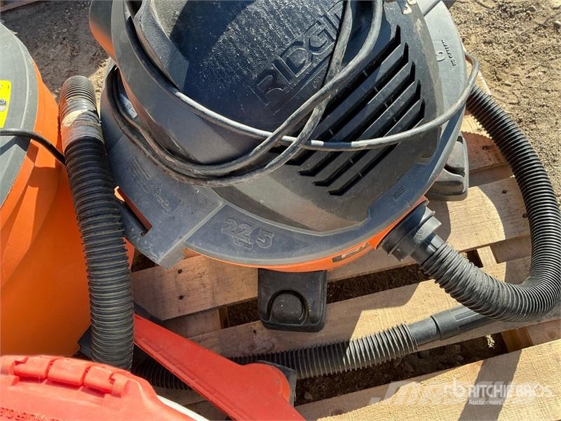  Ridgid of (3) Ridgid Shop Vacuum Cleaner Vákuum takarító gépek