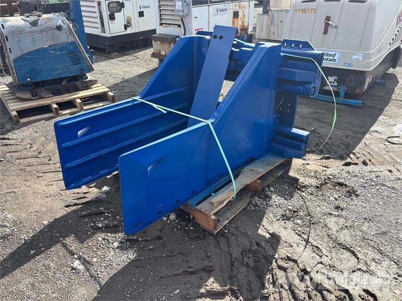 Rightline LBM289-SR-3C Bale Squeeze Attachment Landbrug - Andet
