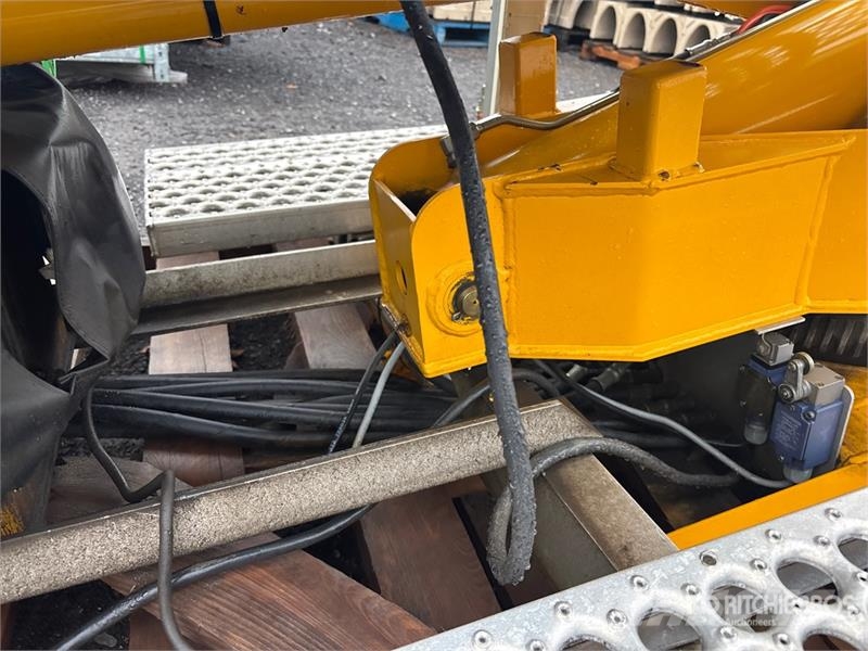 Robert Hydraulique RH38D 31 ft 1 in Telescopic Truck Moun Drugi deli