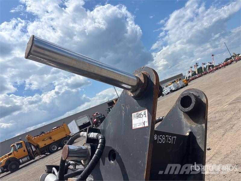 Rotobec 3212ROD 36 in Pole and Pipe Excavator Grapple Grapples