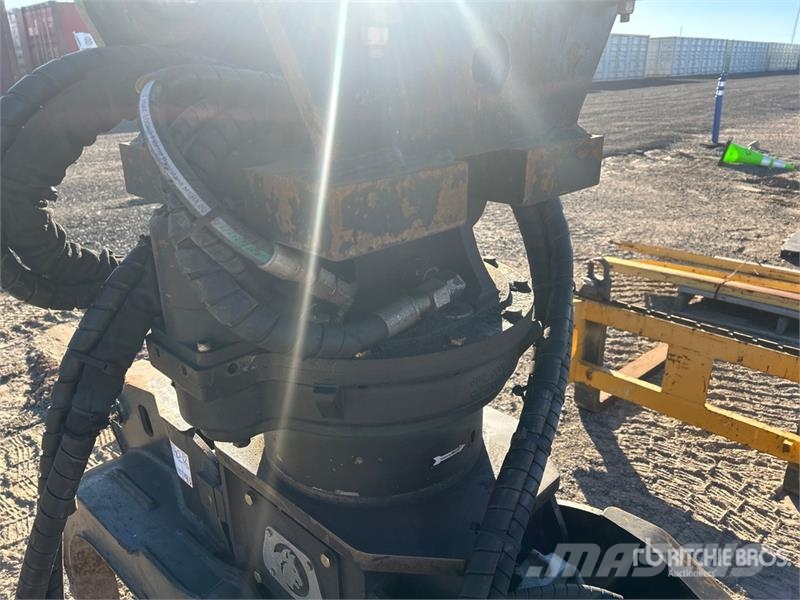 Rotobec 67 in Excavator Grapple Pinze