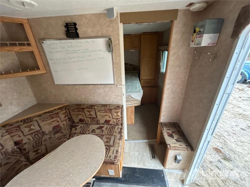 Roughneck Travel Trailer Будтехніка - Інші