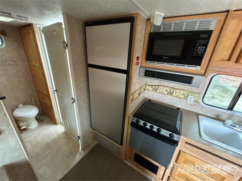 Roughneck Travel Trailer Будтехніка - Інші