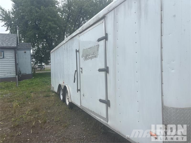 Royal Cargo RCT 8.5x24TA2 T/A 1 Car Enclosed Car Carrier Návěsy na přepravu automobilů