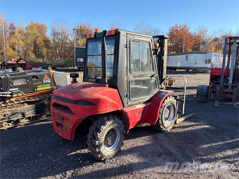 Royal T25EG-4 2500 kg 4x4 Rough Terrain Forklift شاحنات الطرق الوعرة